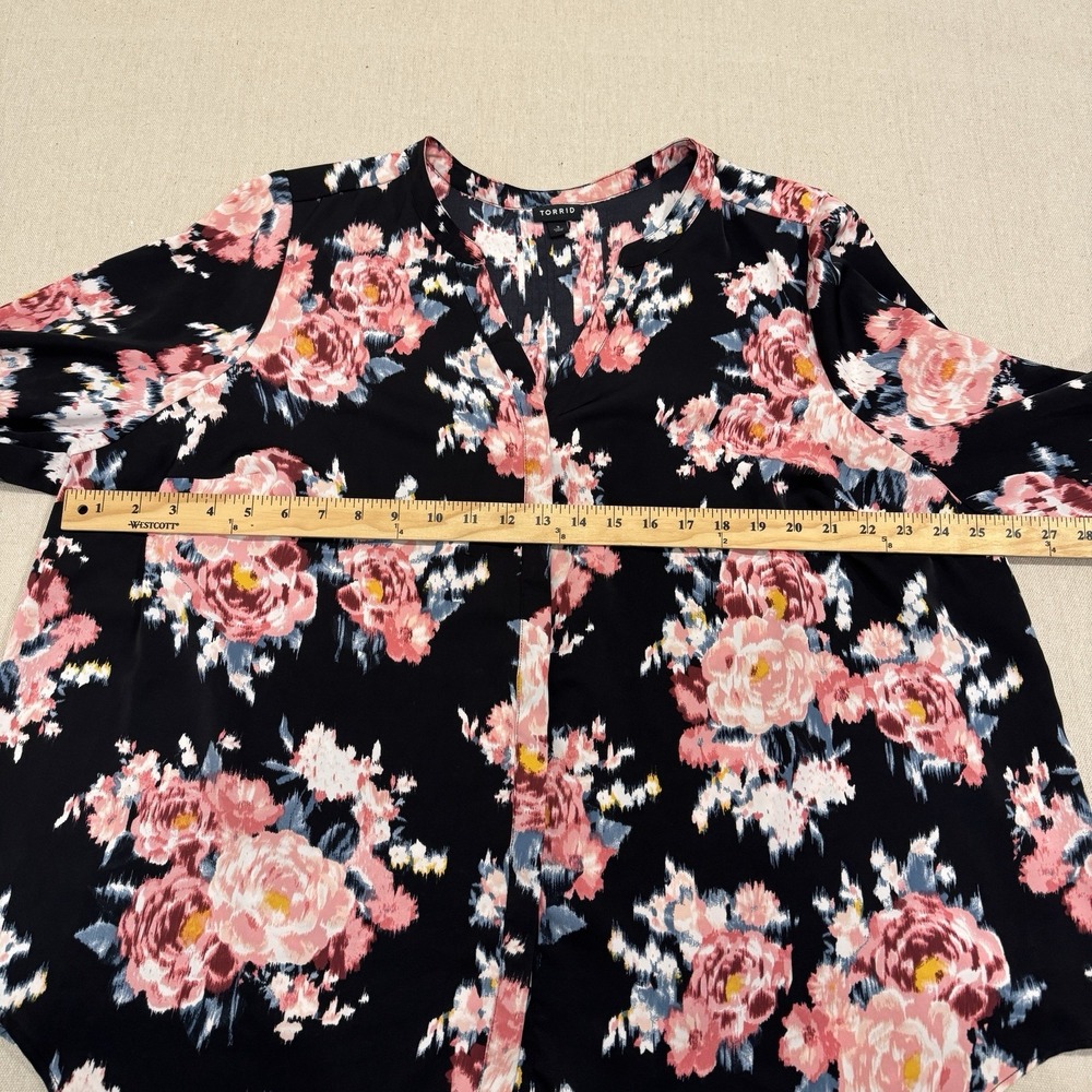 Torrid Watercolor Floral Print Long Sleeve Button Down Blouse | Women's‎ Plus 3X - Picture 8 of 8